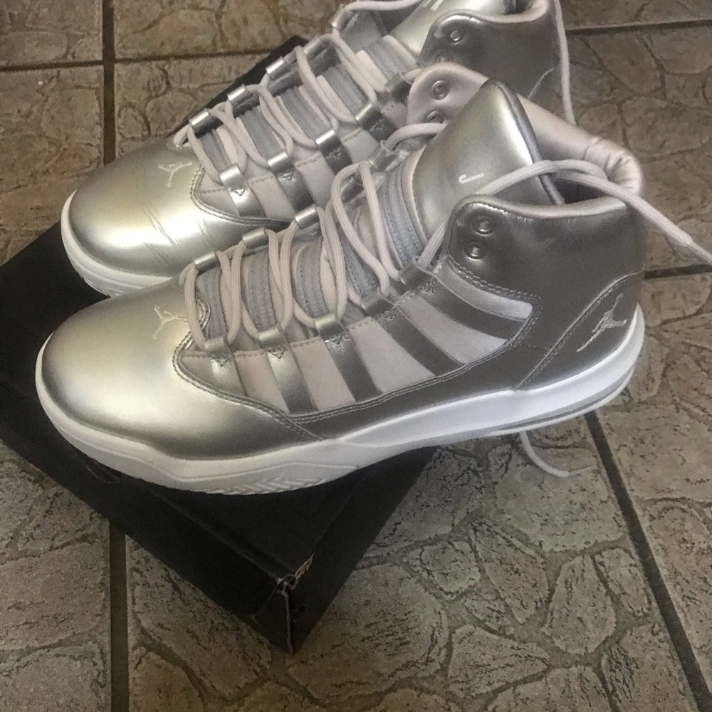 Jordan Max Aura SE (Gs) Size 7y
